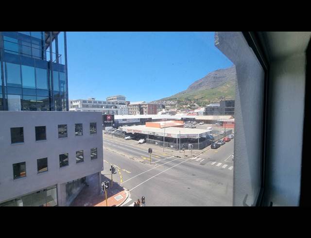 307M² OFFICE TO LET IN WOODSTOCK