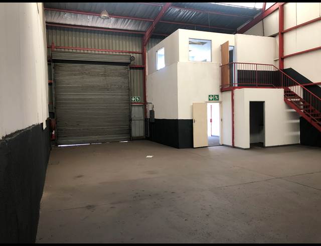 200M² WAREHOUSE TO LET IN JET PARK