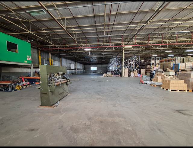 8,000M² WAREHOUSE TO LET IN HERIOTDALE