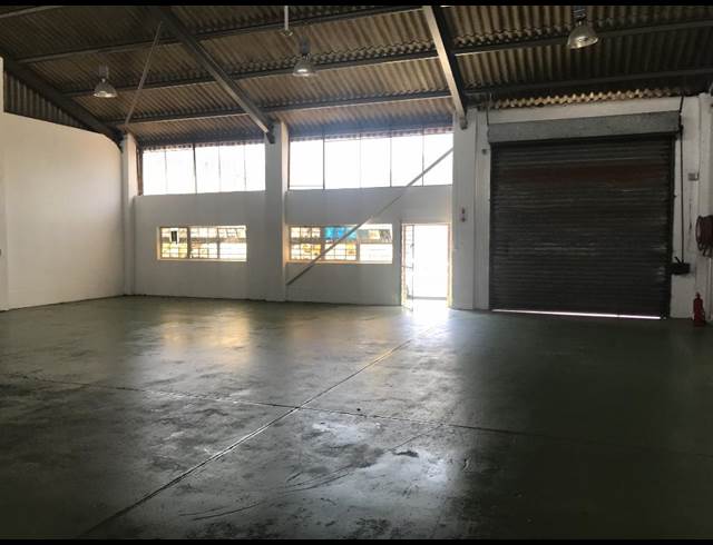 270M² WAREHOUSE TO LET IN ATHLONE INDUSTRIAL
