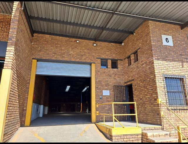 600M² WAREHOUSE TO LET IN POMONA