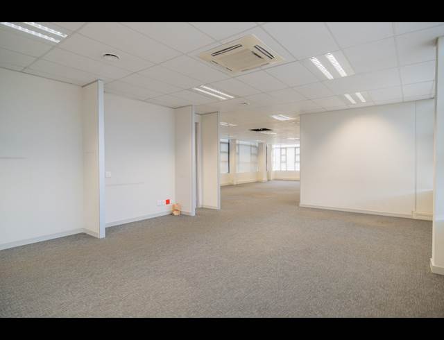866M² OFFICE TO LET IN PARKHAVEN