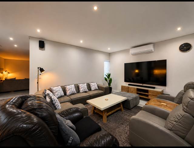 3 BEDROOM TOWNHOUSE TO LET IN PALM LAKES ESTATE