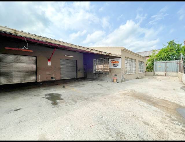 705M² WAREHOUSE TO LET IN NEW GERMANY