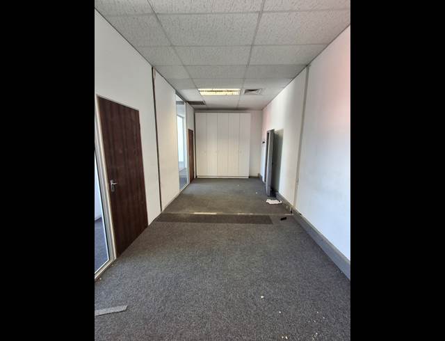 275M² BUSINESS TO LET IN VINCENT