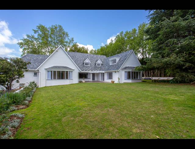 4 BEDROOM FREEHOLD RENTED IN CONSTANTIA