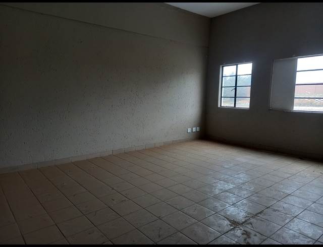 378M² WAREHOUSE TO LET IN POMONA