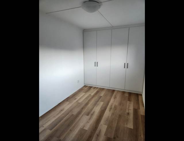 2 bed property to rent in LANGERUG