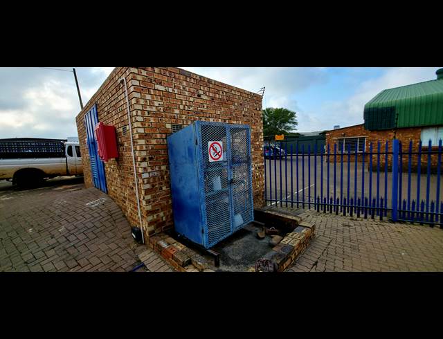 500M² WORKSHOP TO LET IN KLIPFONTEIN