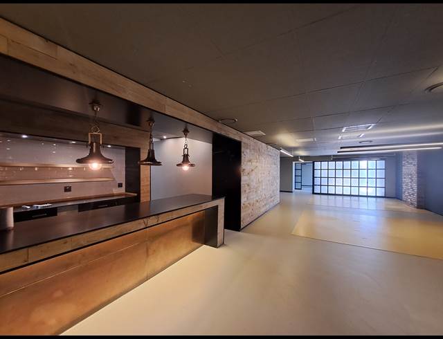 345M² OFFICE TO LET IN HYDE PARK