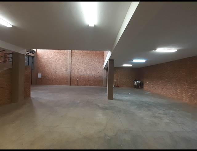 417M² WAREHOUSE TO LET IN LANSERIA