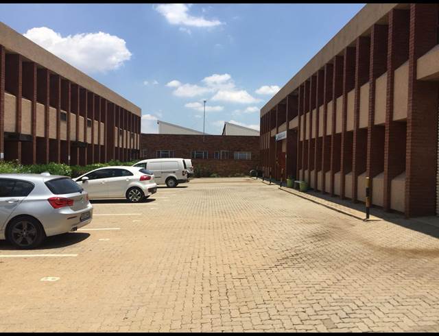 315M² WAREHOUSE TO LET IN STRIJDOMPARK