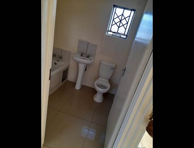 2 BEDROOM PROPERTY TO RENT IN LUFHERENG