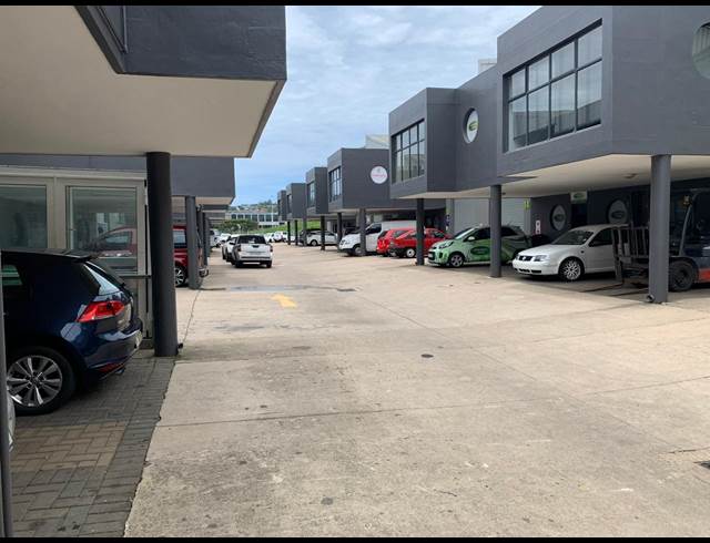 290M² WAREHOUSE TO LET IN RIVERHORSE VALLEY