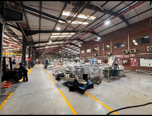 8,000M² WAREHOUSE TO LET IN BRIARDENE