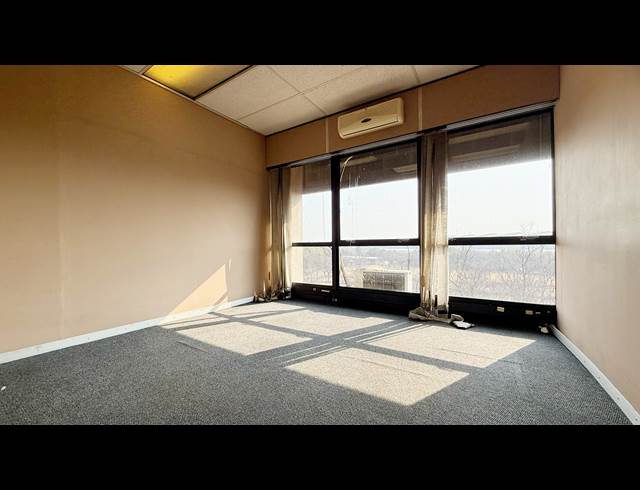 877M² OFFICE TO LET IN ALRODE