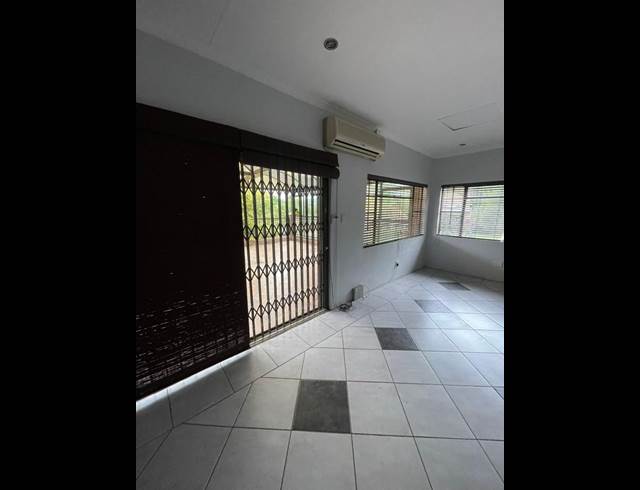 1 BEDROOM PROPERTY TO RENT IN MORELETAPARK