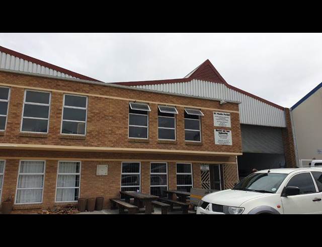 800M² WAREHOUSE TO LET IN RACING PARK