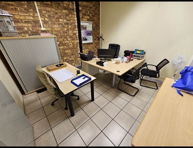 260M² FACTORY TO LET IN BOKSBURG EAST