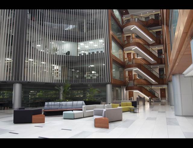 1,327M² OFFICE TO LET IN SANDTON CENTRAL