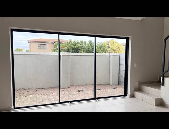 3 BEDROOM TOWNHOUSE TO LET IN PARKLANDS