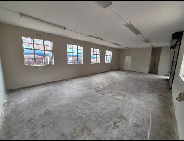 170M² WAREHOUSE TO LET IN WADEVILLE