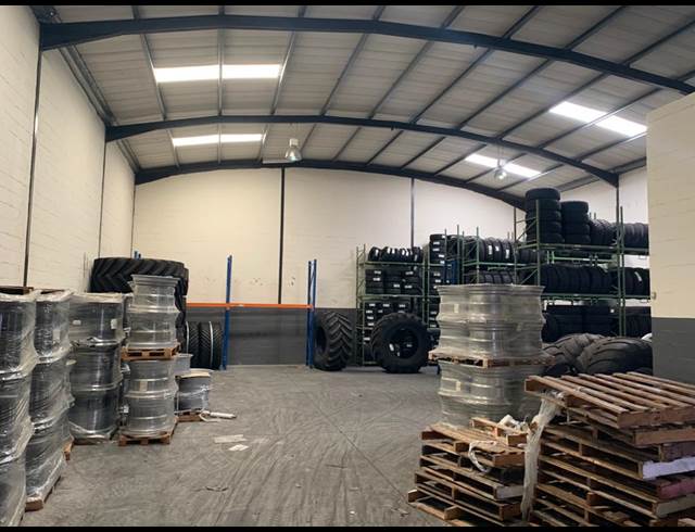 345M² WAREHOUSE TO LET IN BELLVILLE SOUTH
