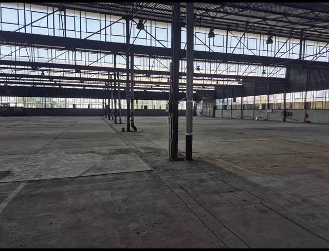 5,000M² WAREHOUSE TO LET IN ELANDSFONTEIN
