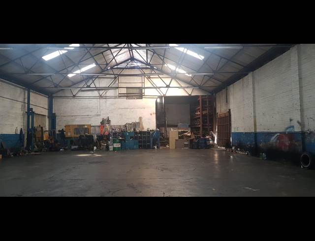 1,000M² WAREHOUSE TO LET IN CITY & SUBURBAN
