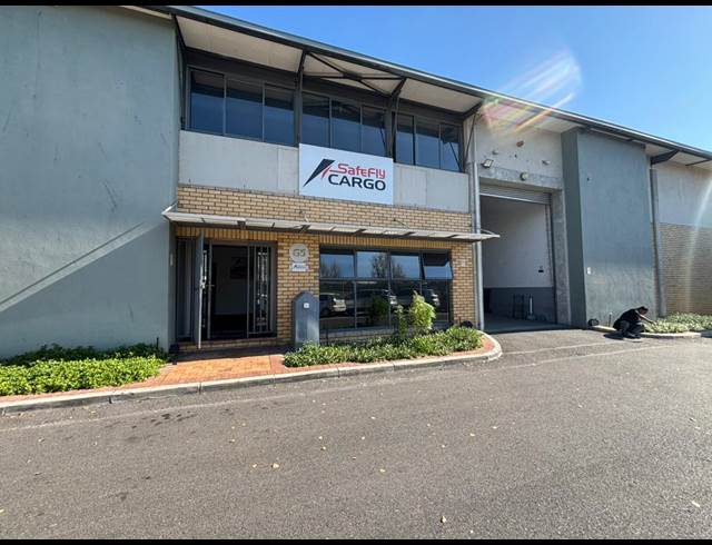404M² WAREHOUSE TO LET IN MATROOSFONTEIN