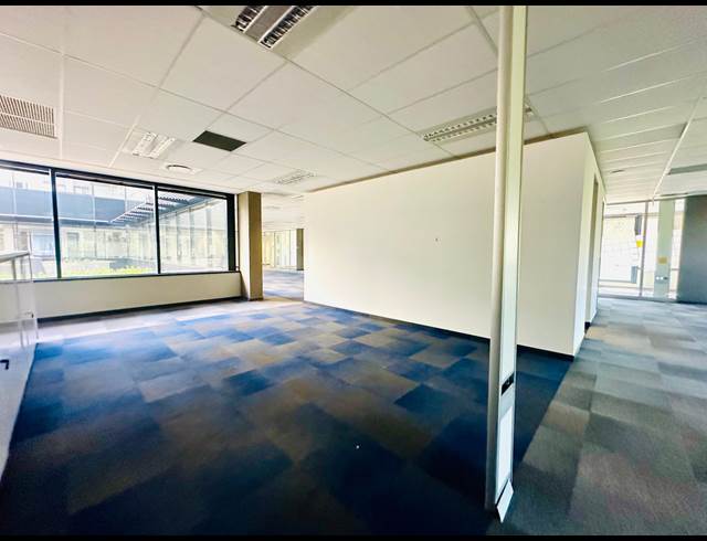 5,108M² OFFICE TO LET IN BRYANSTON