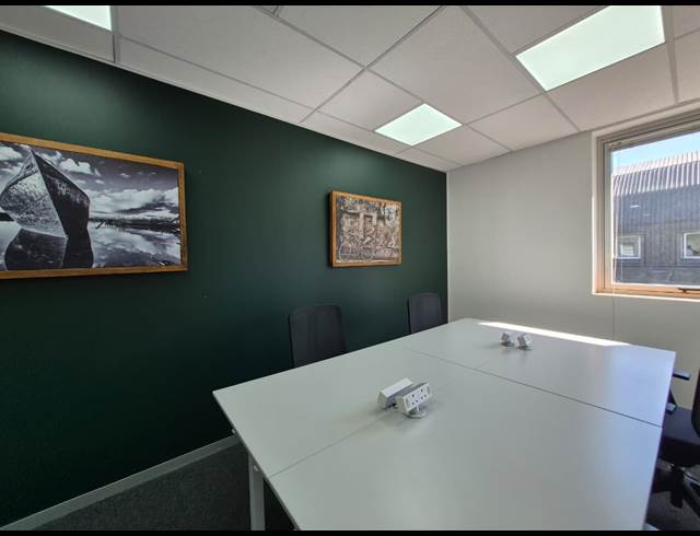 68M² OFFICE TO LET IN ROSEBANK