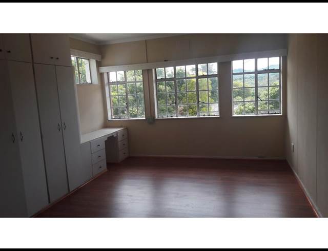 BUSINESS PROPERTY TO RENT IN ESTCOURT