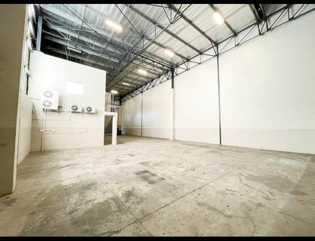752M² WAREHOUSE TO LET IN RIVERHORSE VALLEY