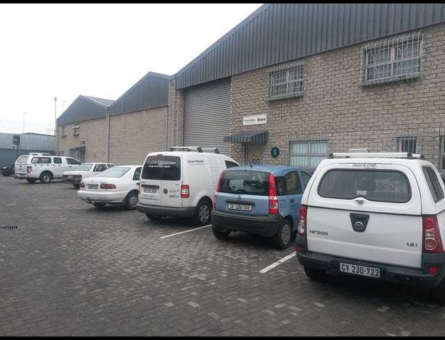 1,379M² WAREHOUSE TO LET IN MAITLAND