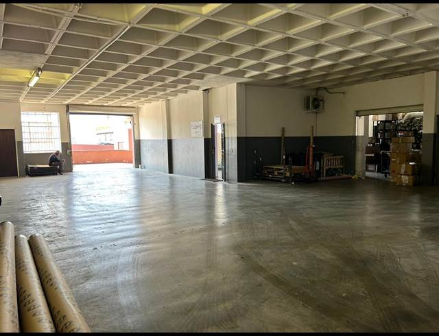 230M² WAREHOUSE TO LET IN WYNBERG
