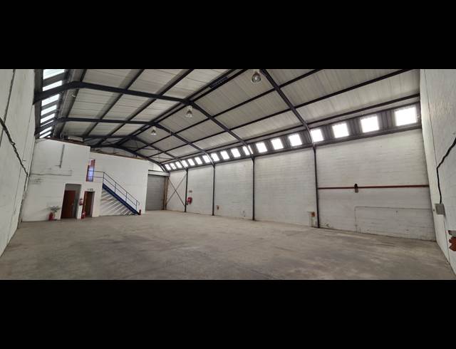 362M² WAREHOUSE TO LET IN WELLINGTON CENTRAL