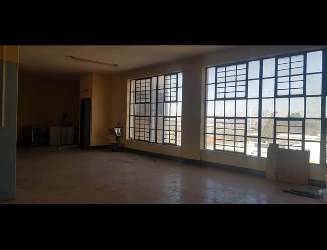 400M² WAREHOUSE TO LET IN CITY & SUBURBAN