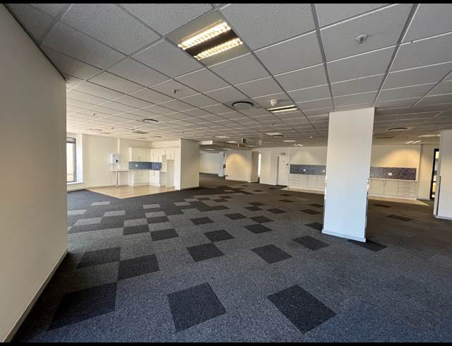 568M² OFFICE TO LET IN ROSEBANK