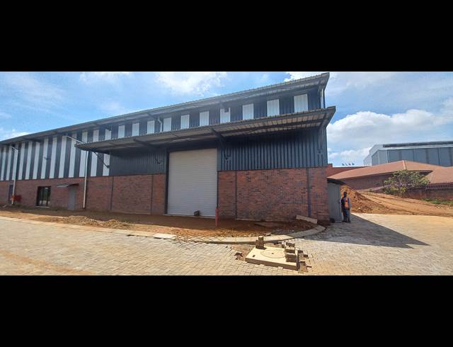 495M² WAREHOUSE TO LET IN LASER PARK