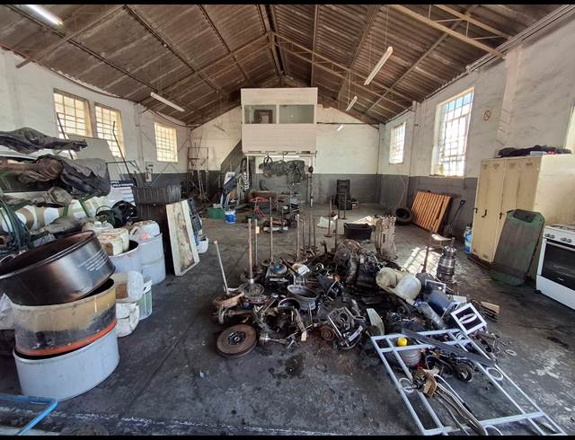 144M² WORKSHOP TO LET IN WOODBROOK