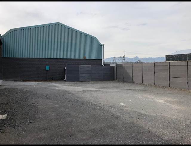 300M² WAREHOUSE RENTED IN BLACKHEATH INDUSTRIAL