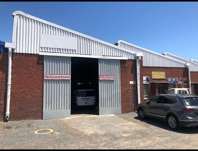 736M² WAREHOUSE RENTED IN TRIANGLE FARM