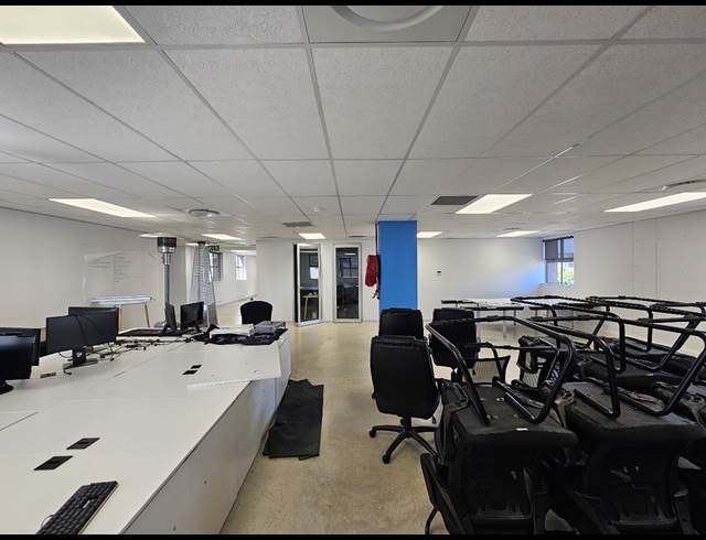 1,083M² OFFICE TO LET IN CENTURY CITY