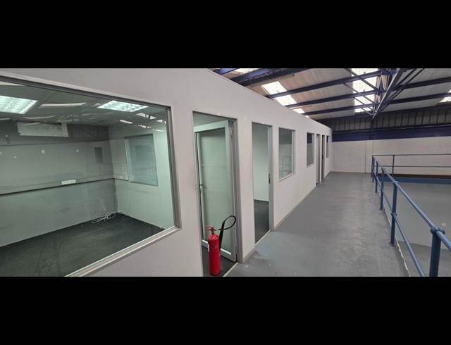 720M² WAREHOUSE TO LET IN RIVERSIDE PARK