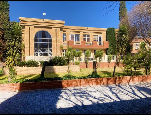 380M² OFFICE TO LET IN HALFWAY GARDENS