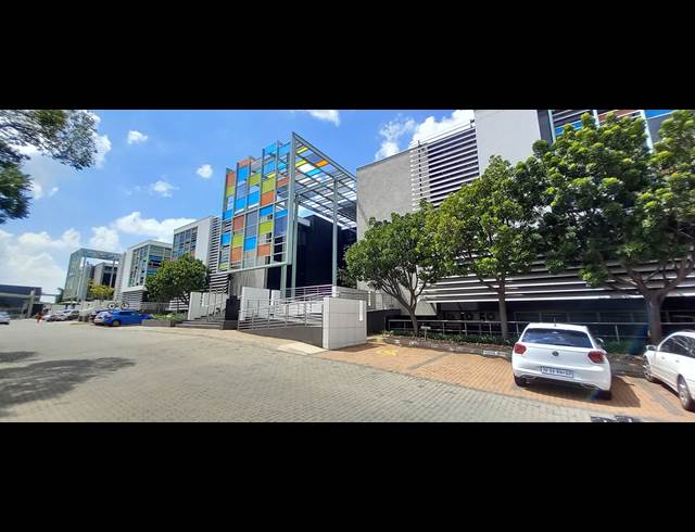 336M² OFFICE TO LET IN BRYANSTON