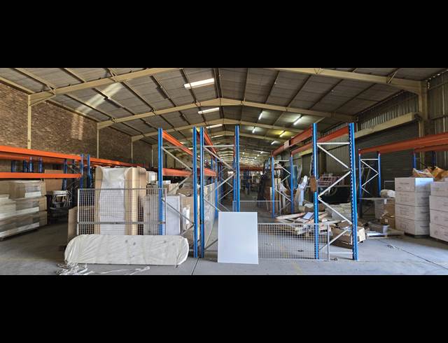 750M² WAREHOUSE TO LET IN INDUSTRIA WEST