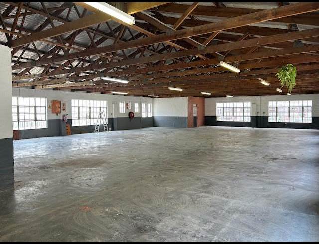 448M² WAREHOUSE TO LET IN NEW GERMANY