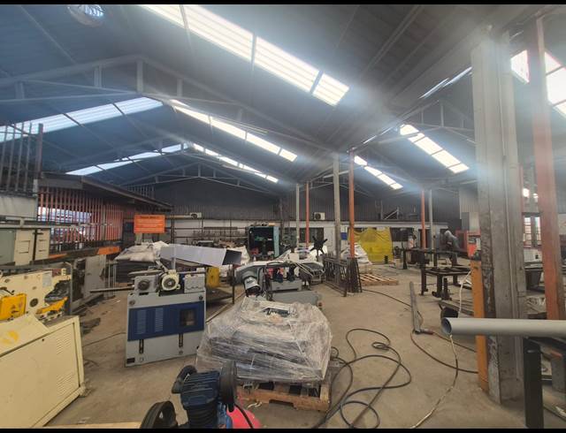 1,200M² WAREHOUSE TO LET IN ALRODE SOUTH